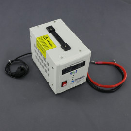 ZZ20 - záložní zdroj 230 V, 300 W pro aku 12 V, AVR, na plochu