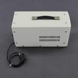 ZZ24 - záložní zdroj 230 V, 700 W pro aku 12 V, AVR, na plochu