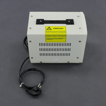 ZZ22 - záložní zdroj 230 V, 500 W pro aku 12 V, AVR, na plochu