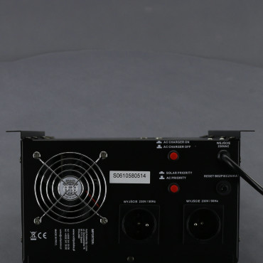 ZZ50 - záložní zdroj 230 V, 1800 W pro aku 24 V, AVR, na plochu a stěnu