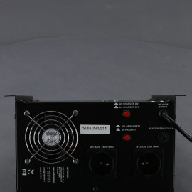 ZZ50 - záložní zdroj 230 V, 1800 W pro aku 24 V, AVR, na plochu a stěnu