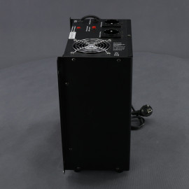 ZZ44 - záložní zdroj 230 V, 700 W pro aku 12 V, AVR, na plochu a stěnu