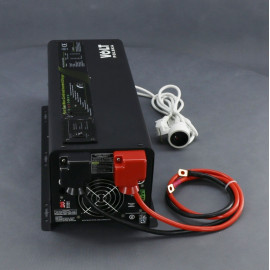 ZZ70 - záložní zdroj 230 V, 3000 W pro aku 12 V, AVR, na plochu a stěnu
